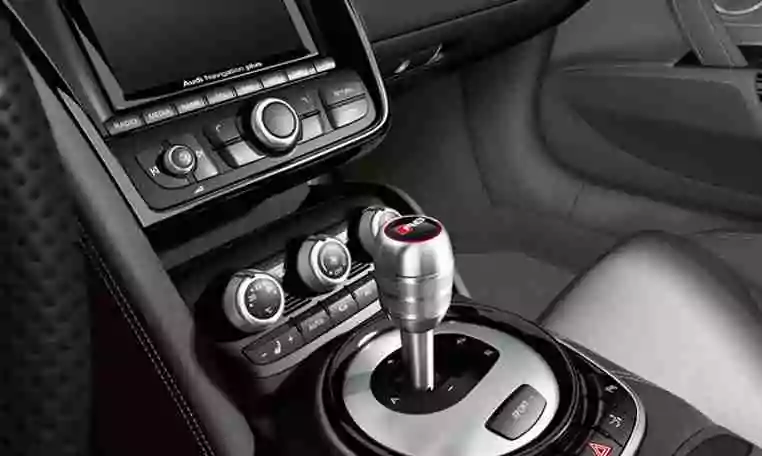 Audi R8 Spyder Hire Rates Dubai 