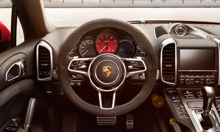 Hire A Car Porsche Cayenne Turbo In Dubai